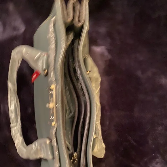 NEW Tosca belted gray handbag - Picture 2 of 5